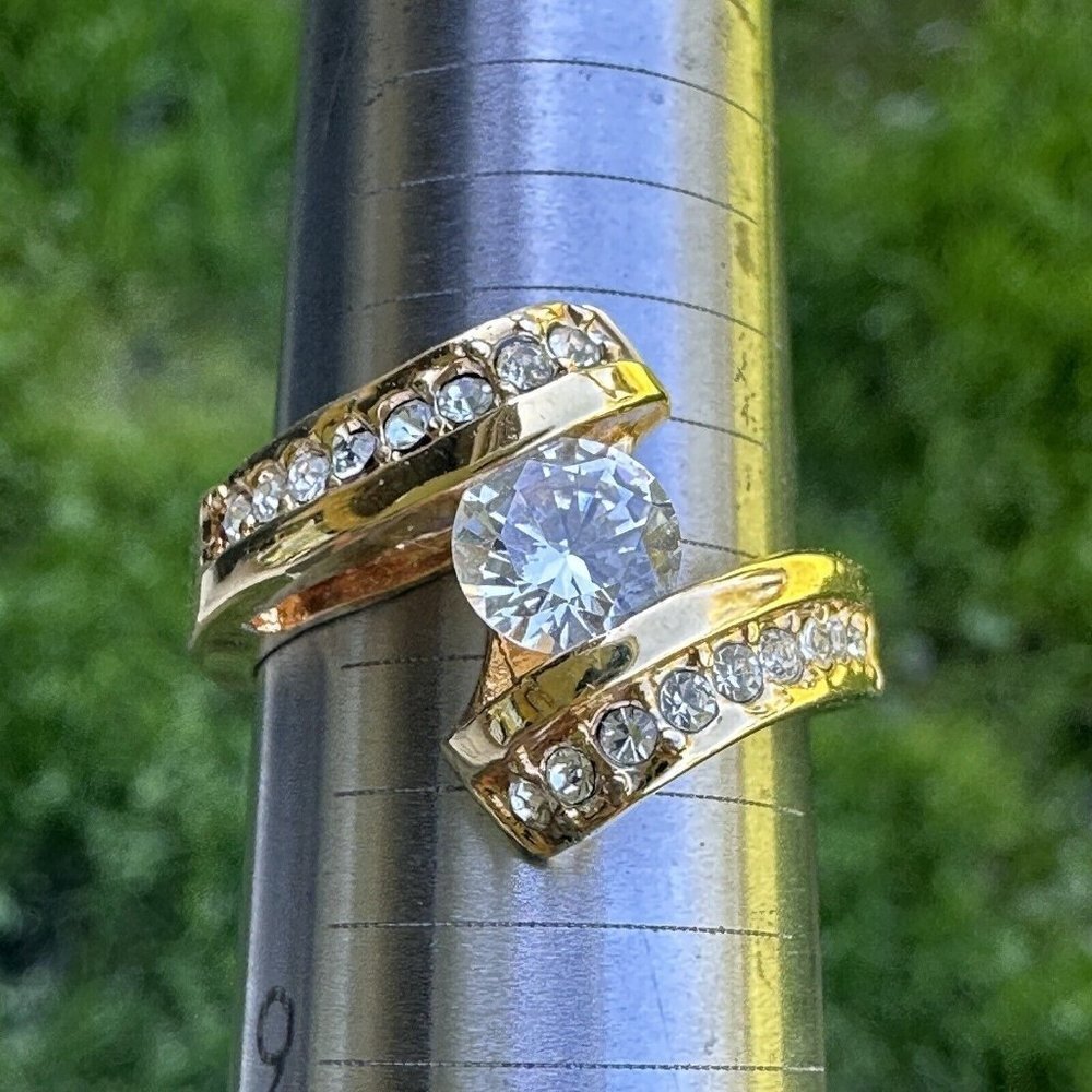 Cocktail Ring‎ Cubic Zirconia CZ Pave Accents Gold Plated Metal Elegant Size 8